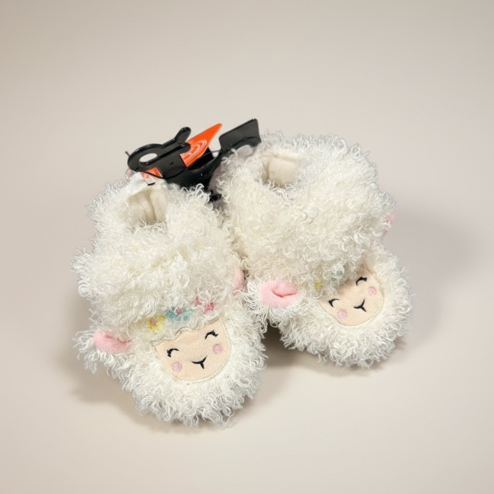 Baby Fuzzy Lamb Slippers Cream - Size: 2 (NWT)